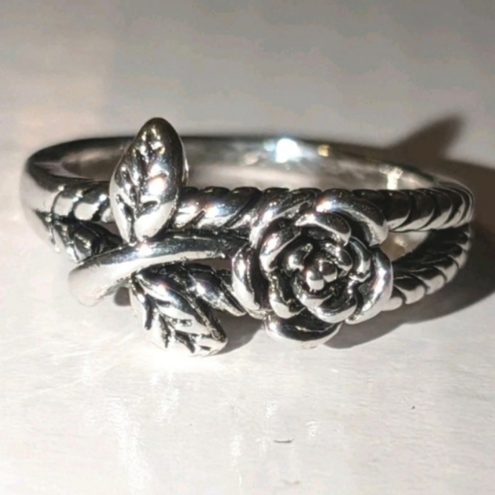 Lovely Rose Silver Intricate Detailed Rose Floral Ring